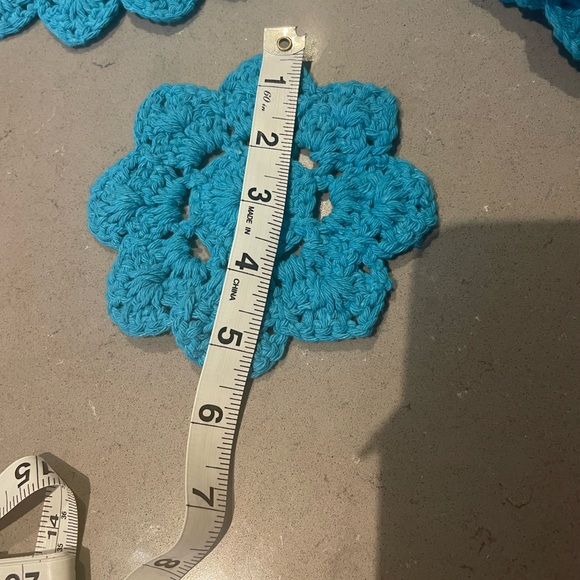 PLACEMAT and COASTER Crocheted, TURQUOISE, SETof 6. - Picture 9 of 9